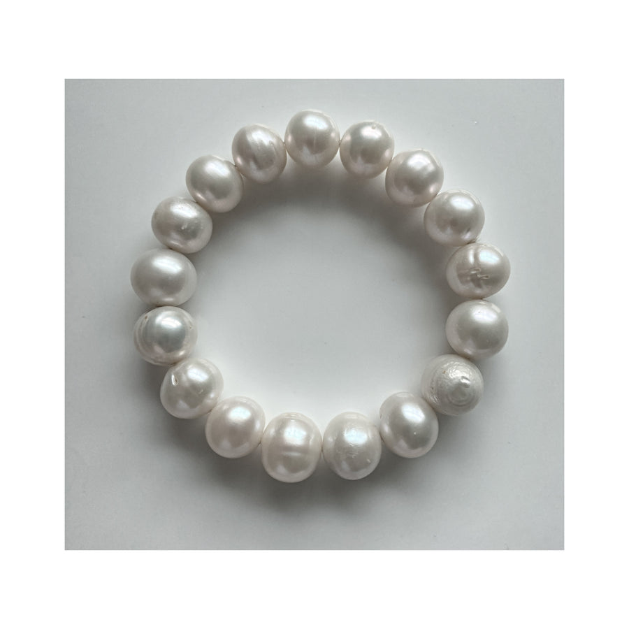 La Rotonde Large Round White Freshwater Pearl Stretch Bangle Bracelet